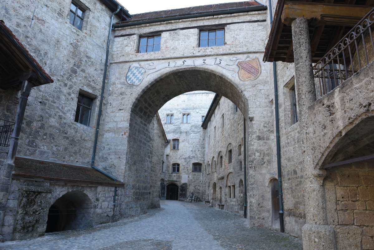 Lakónegyed – A hercegek impozáns lakóépületei a várdomb déli végén található fővár belső udvara körül csoportosulnak Fotó: Holzinger Géza