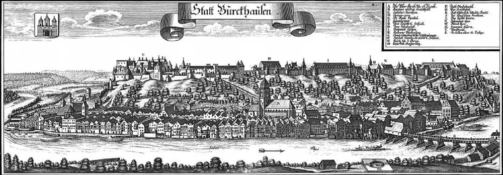 Historikus óriás – Burghausen történelme egészen 1025-ig nyúlik vissza. A mai óváros feletti hosszú gerincen bővülő erőd Európa leghosszabb várkomplexumává fejlődött Fotó: Holzinger Géza